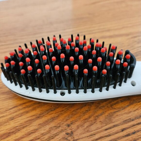 Fast Hair Straightener Brush Heats up to 450 Degrees Shows Temp in C or F - Picture 2 of 10